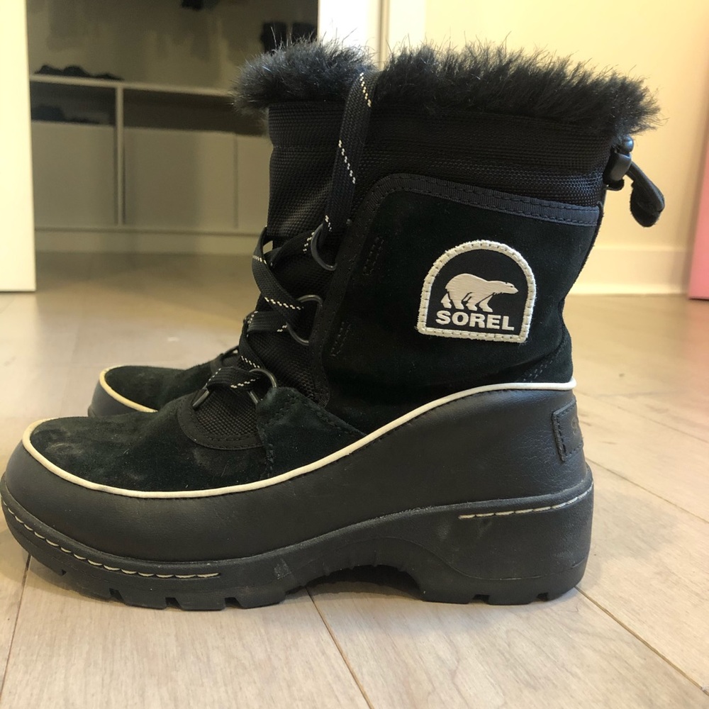 Sorel winter short boots